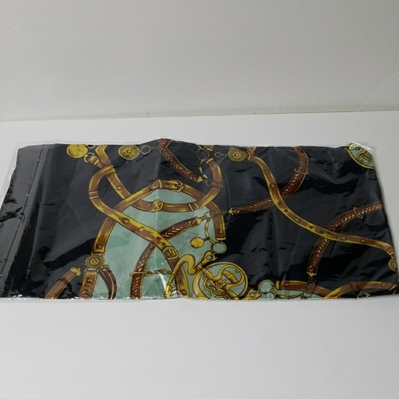 Beautiful silk Scarf - Picture 7 of 7